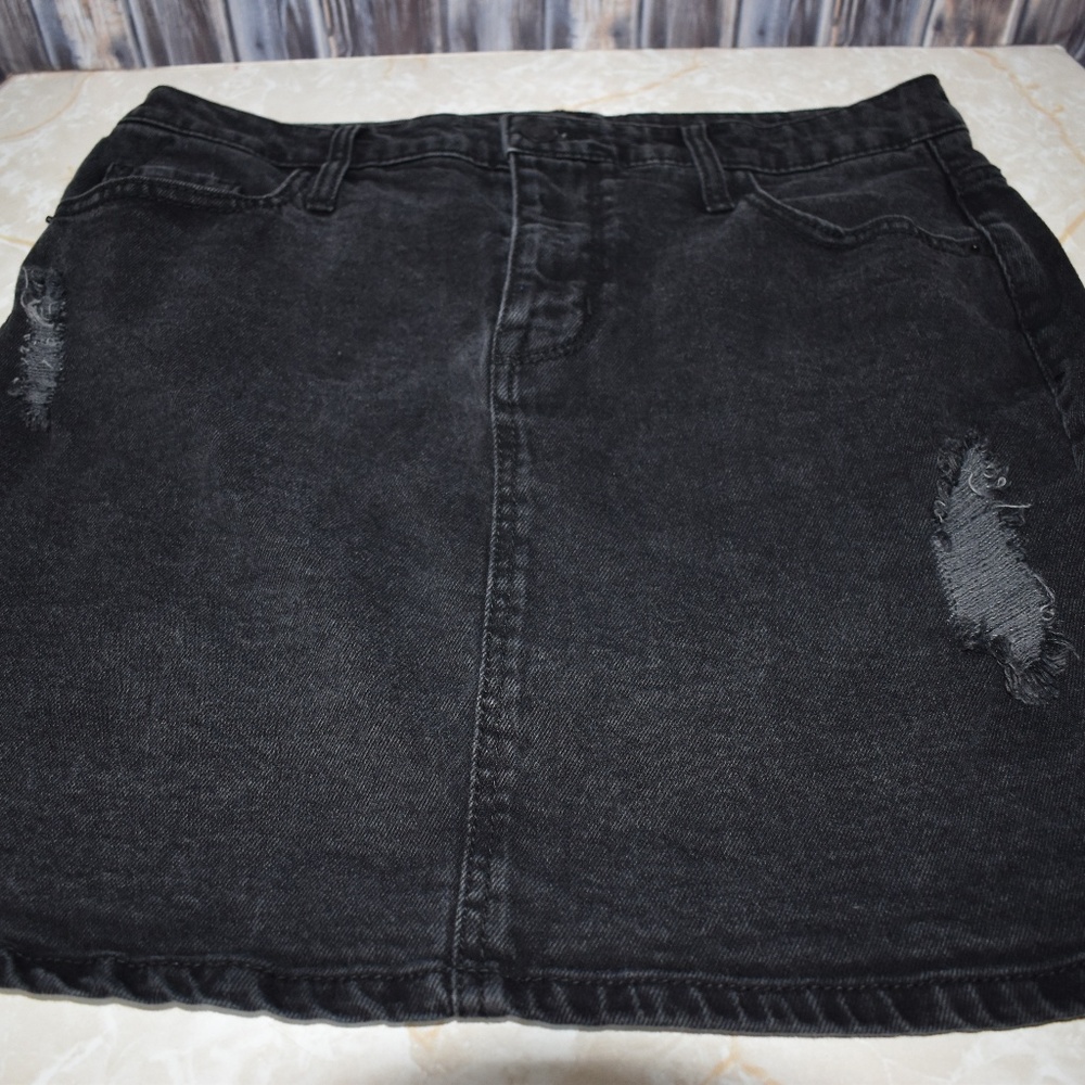 Mossimo Sz 12 Faded Black Distressed Jean Skirt